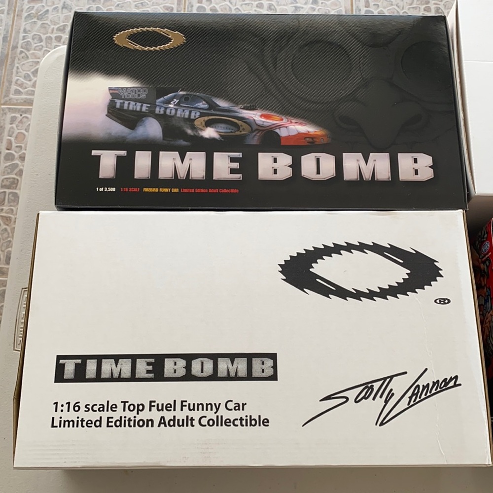 SCOTTY CANNON OAKLEY TIME BOMB FUNNY CAR 1:16